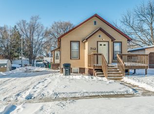 712 N 16th St, Bismarck, ND 58501