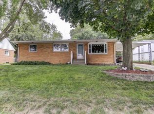 2721 Huntington Rd, Springfield, IL 62703