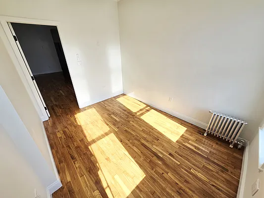 Rented by Voro Purple LLC | media 27