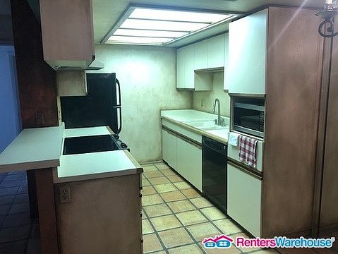 2nd image of 7557 N Dreamy Draw Dr Unit 227
