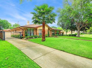 7002 Alderney Dr, Houston, TX 77055