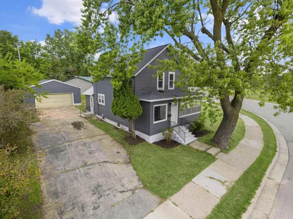 243 N Maple Ave, Oconto Falls, WI 54154