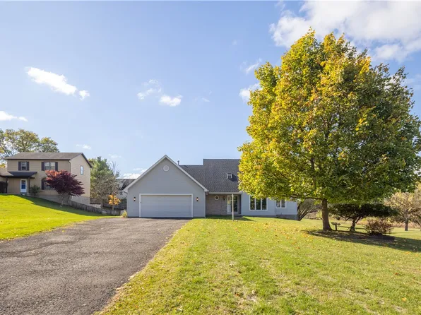 29 Golden Rd, Rochester, NY 14624