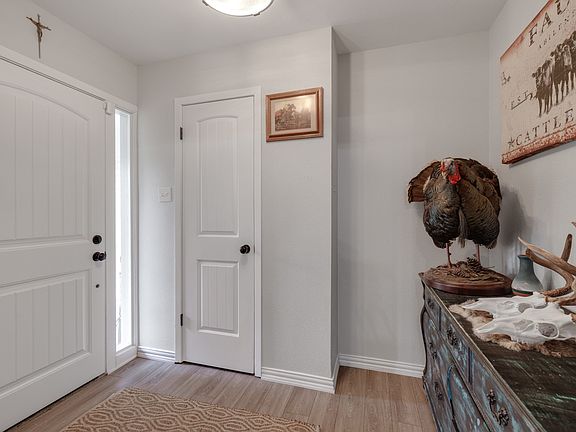 3rd image of 636 Clark Rd