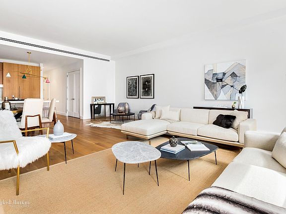 4th image of 15 Hubert St APT 2A