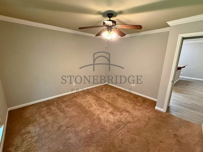 133 Danbury Ln — Photo 7