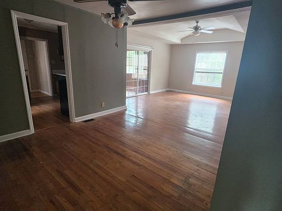 5th image of 2425 Bristol Dr