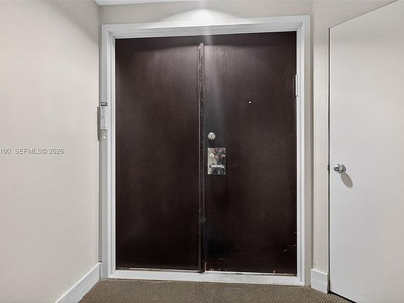 3rd image of 1000 Island Blvd #Penthouse 9