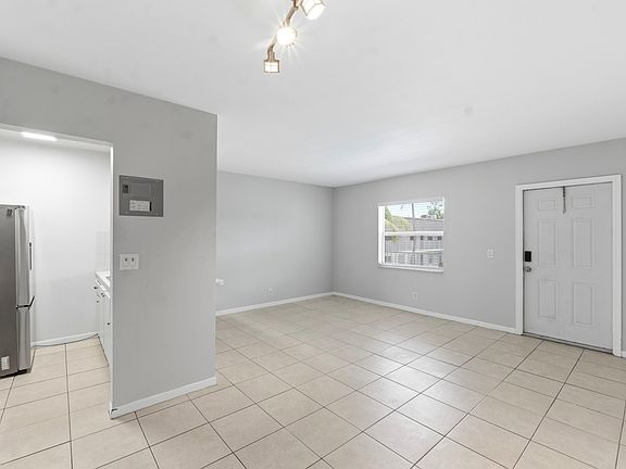 5th image of 1470 N Dixie Highway #43