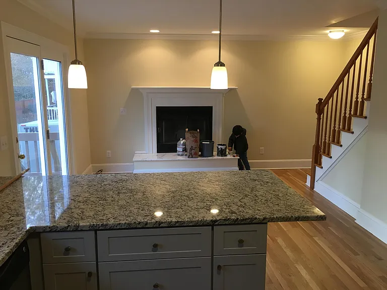 211 Hunyadi Ave — Photo 7