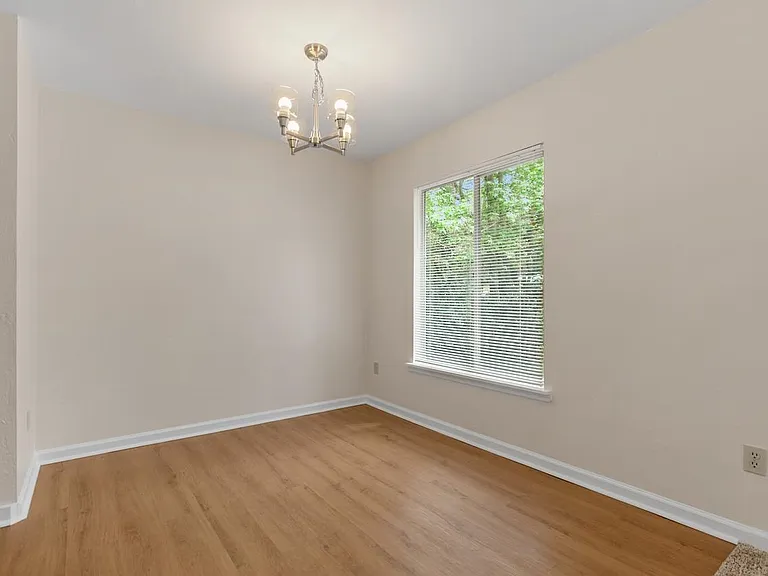 2188 Claremont Ln #C — Photo 10