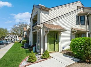 807 Sunshine Ct, Parlin, NJ 08859