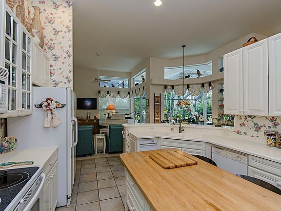 4th image of 28384 Sombrero Dr
