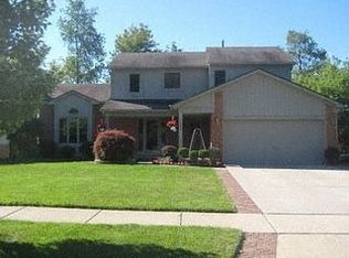 3982 Wexford Dr, Wixom, MI 48393