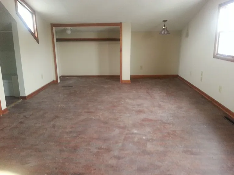 624 Anderson Ave — Photo 2