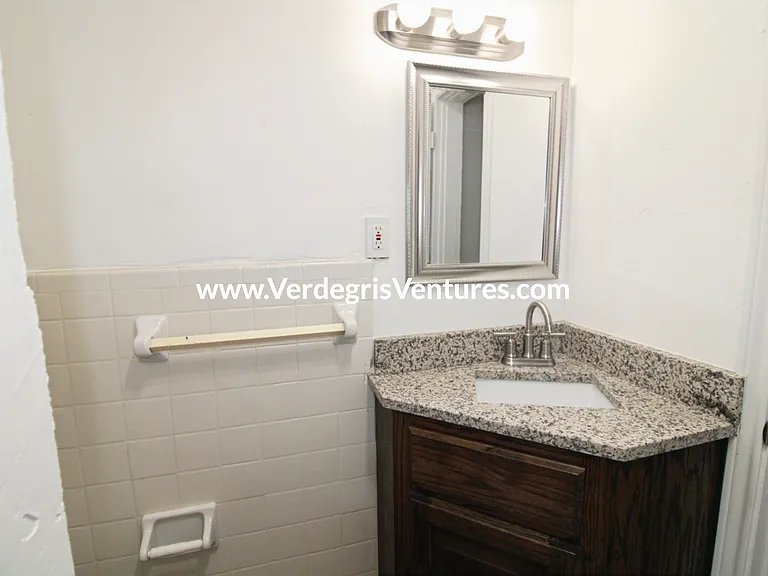 Principal bathroom