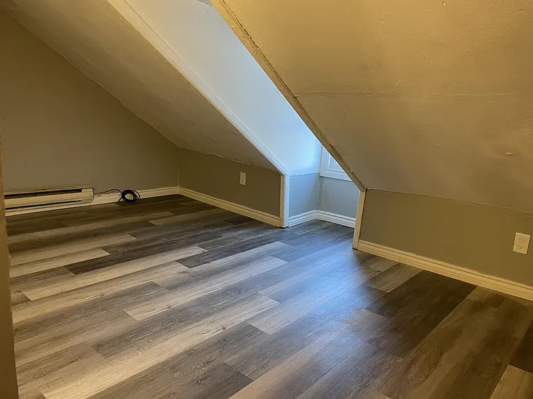 Attic (Additional Bedroom/Home Office)