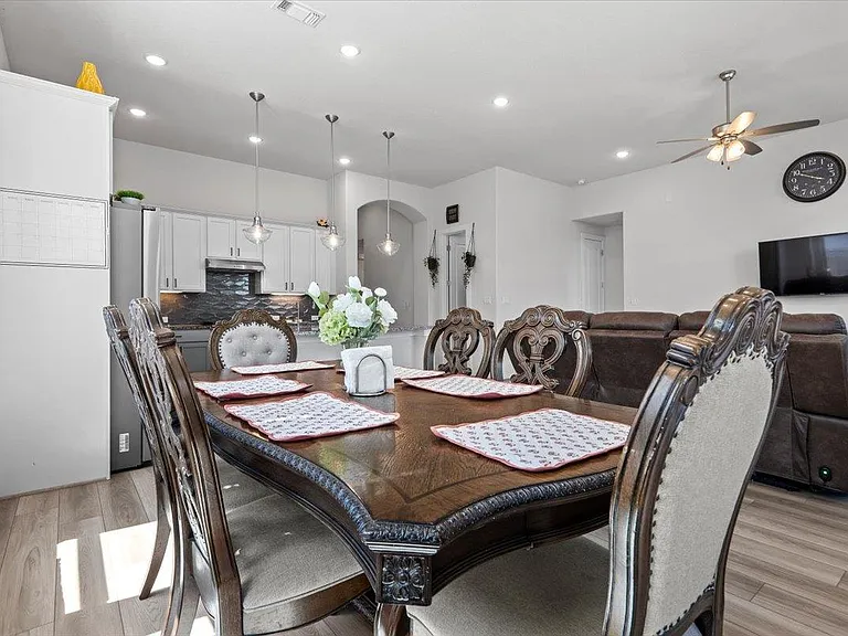 1812 David Ezra St — Photo 13