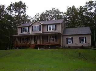 7 Thomas Ln, Hope Valley, RI 02832