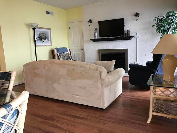 Living room with Fireplace