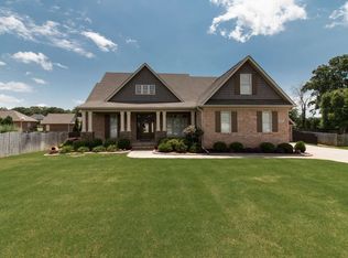 105 Pineoak Ridge Cir, New Market, AL 35761