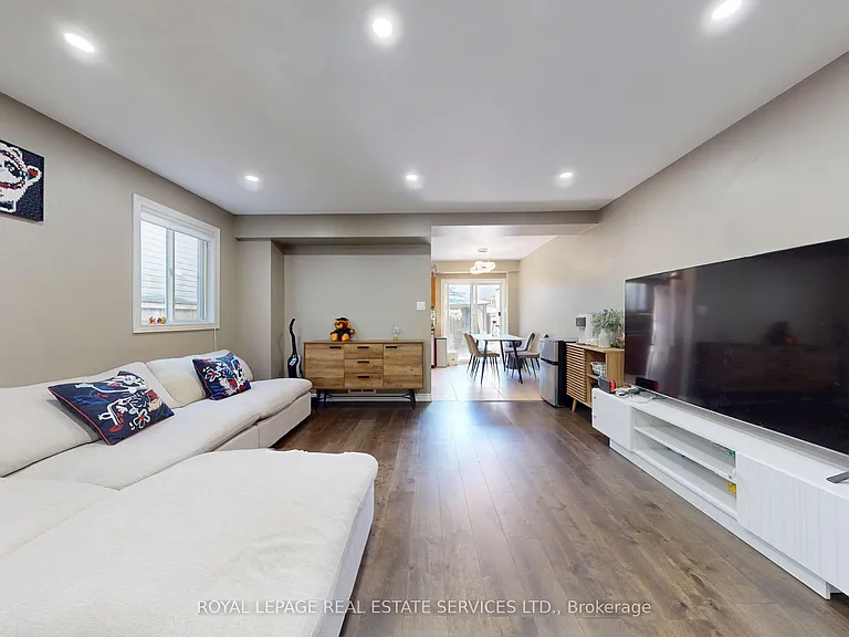 65 Morwick Dr — Photo 8