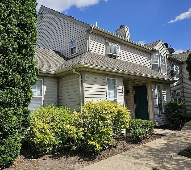 1st image of 105 Chesterfield Ct #105