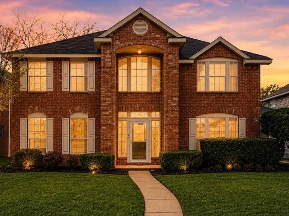 2829 Panorama Dr, Carrollton, TX 75007