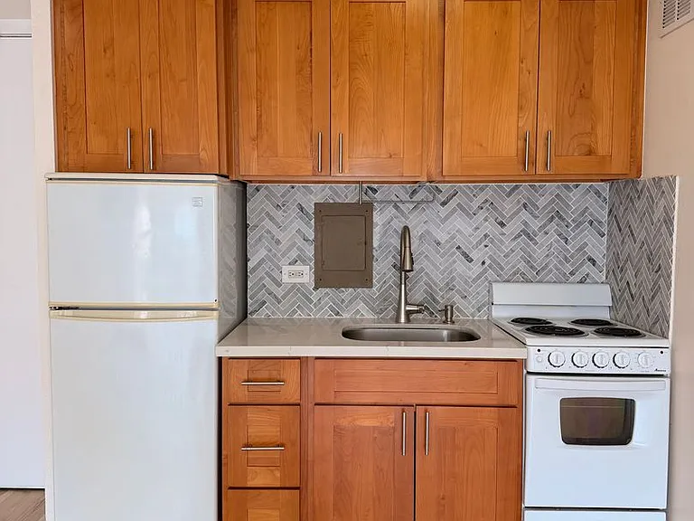 445 Kaiolu St #1006 — Photo 4