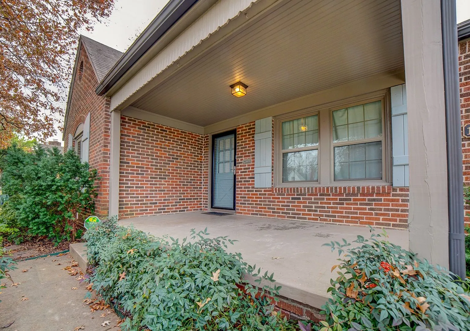 3 Bed | 1 Bath in Midtown! — Photo 4