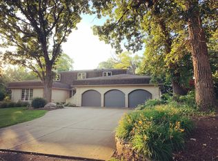 3919 Red Bud Ct, Crystal Lake, IL 60012