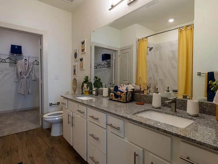 Home at Waller — Photo 11