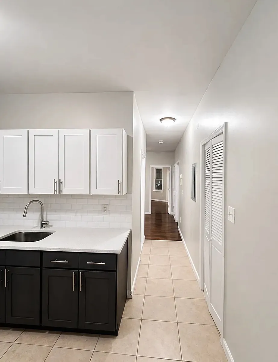 Building Photo - 71 S 13th St #3