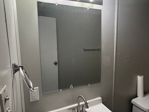 3rd image of 710 E Avenue G APT 1