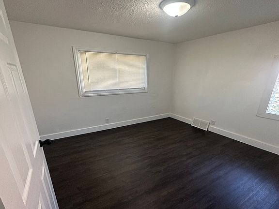 3rd image of 5246 Maryland St