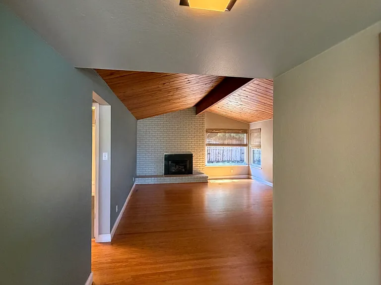3743 Newark Dr — Photo 6