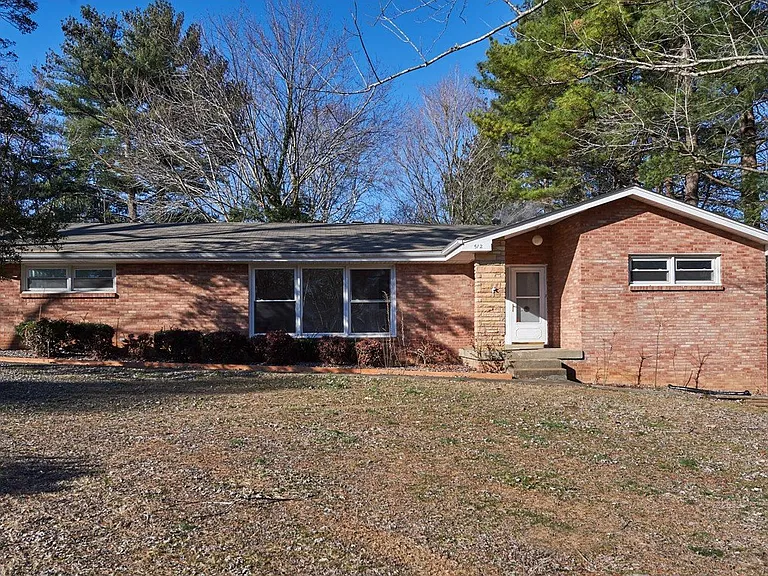 512 S Pawnee Dr — Photo 1
