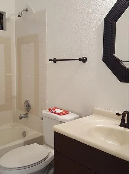 1884 Lyman Dutton Cir — Photo 12