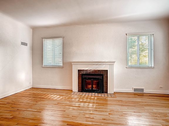 5th image of 840 S University Blvd