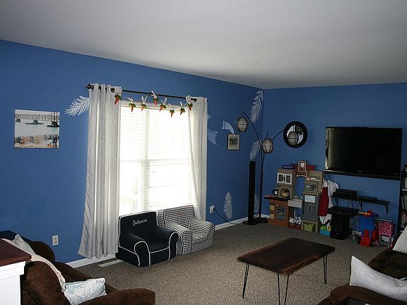 5th image of 1393 Evergreen Dr