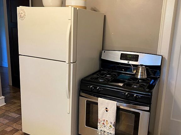 5th image of 3810-12 N Bartlett Ave