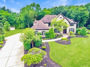 7231 Forestwood Dr, Independence, OH 44131