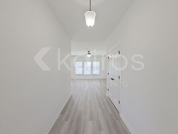 2nd image of 208 Salvat Dr