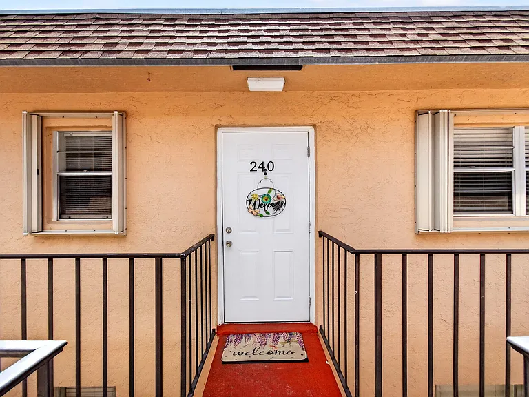 600 SW 2nd Ave #240 — Photo 41