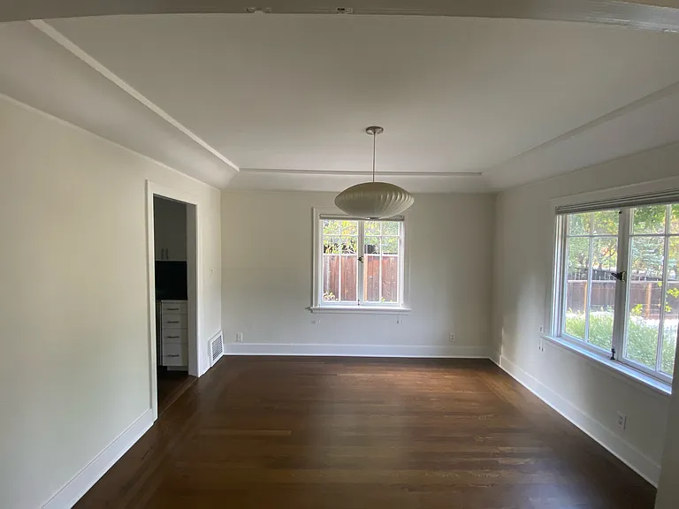 1226 Middlefield Rd — Photo 8