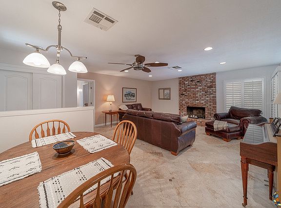 4th image of 2028 Willow Dr