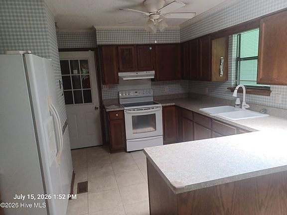 2nd image of 1609 Munroe Lane