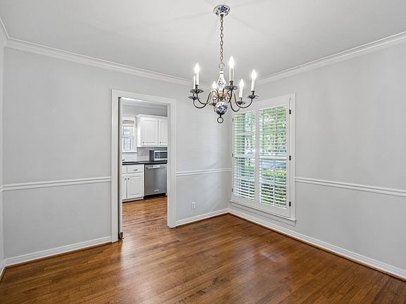 4th image of 4429 Hyer St