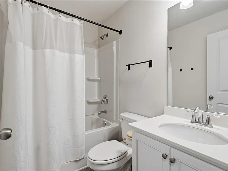 330 Regent Park — Photo 19