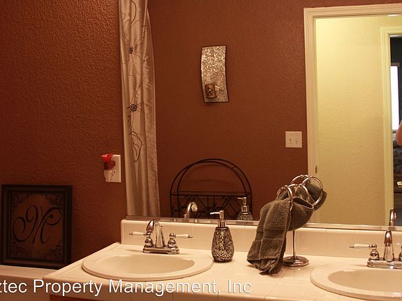 5th image of 2079 Aaron Dr